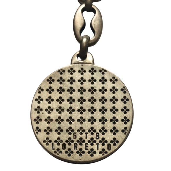 Vintage 1993 Loreto Medal Keychain Silver Tone Patterned Round - Picture 3 of 3